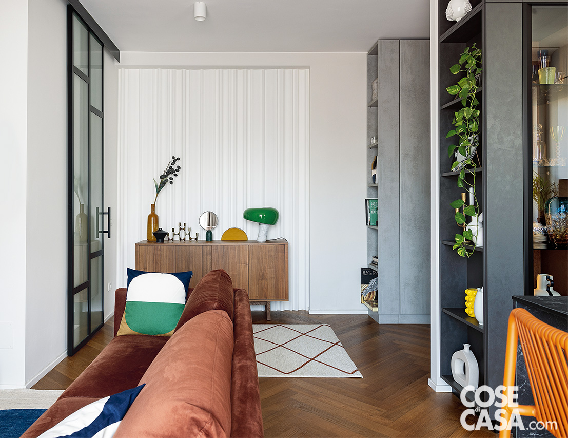 tra ingresso e porta vetrata tra ingresso e porta vetrata