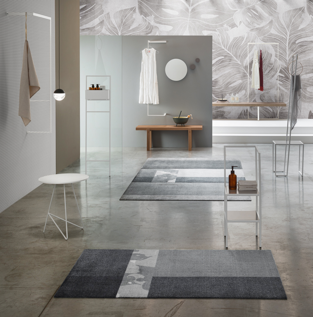 Arcom Dress holder visione completa in bagno Arcom Dress holder visione completa in bagno