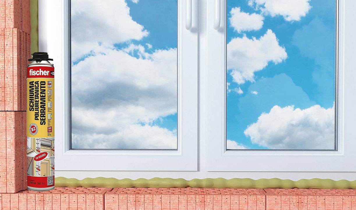 La Schiuma Poliuretanica Serramento di Fischer è adatta per la posa di telai di finestre e porte. Isola, riempie e sigilla le cavità. Ha buone proprietà di isolamento acustico (fino a 58 dB) e termico (fino a 0,036 W/m²K). È resistente a umidità, muffe e infiltrazioni d’acqua. (www.fischer.it)