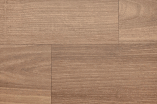 Pavimento in PVC con effetto legno noce chiaro, articolo n. 5005277 in vendita da OBI, da 200x40 cm, è completamente resistente all'acqua, adatto anche per locali umidi come bagni e cucine, ideale per chi desidera un pavimento esteticamente gradevole, accogliente e resistente, oltre che facile da mantenere. Venduto in rotolo, ha bordi completamente impregnati per una protezione aggiuntiva contro usura e umidità. Facile da tagliare e posare, il rotolo è progettato per essere facilmente adattato alle dimensioni e alle forme desiderate, permettendo una posa precisa e duratura. www.https://www.obi-italia.it/ Pavimento in PVC con effetto legno noce chiaro, articolo n. 5005277 in vendita da OBI, da 200x40 cm, è completamente resistente all'acqua, adatto anche per locali umidi come bagni e cucine, ideale per chi desidera un pavimento esteticamente gradevole, accogliente e resistente, oltre che facile da mantenere. Venduto in rotolo, ha bordi completamente impregnati per una protezione aggiuntiva contro usura e umidità. Facile da tagliare e posare, il rotolo è progettato per essere facilmente adattato alle dimensioni e alle forme desiderate, permettendo una posa precisa e duratura. www.https://www.obi-italia.it/