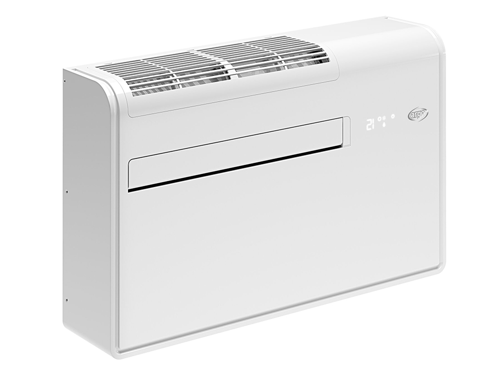 Il massimo comfort con il climatizzatore Apollo di Argoclima è garantito, sia in freddo, sia in caldo (modello 12HP), sia in sola deumidificazione: la posizione del flap di mandata aria può essere infatti gestita in modalità automatica oppure può essere personalizzata, con impostazioni tramite telecomando o smartphone nel caso di utilizzo di app da remoto. È possibile inoltre scegliere tra 3 diverse velocità di ventilazione, oppure quella automatica, oltre alla funzione Turbo. Il display è retroilluminato non disturba l’estetica minimal e, nelle ore notturne, può essere disattivato. Emette una rumorosità massima di 50 decibel. Misura L 96,5 x P 20 x H 61,5 cm. Prezzo da rivenditore. www.argoclima.com Il massimo comfort con il climatizzatore Apollo di Argoclima è garantito, sia in freddo, sia in caldo (modello 12HP), sia in sola deumidificazione: la posizione del flap di mandata aria può essere infatti gestita in modalità automatica oppure può essere personalizzata, con impostazioni tramite telecomando o smartphone nel caso di utilizzo di app da remoto. È possibile inoltre scegliere tra 3 diverse velocità di ventilazione, oppure quella automatica, oltre alla funzione Turbo. Il display è retroilluminato non disturba l’estetica minimal e, nelle ore notturne, può essere disattivato. Emette una rumorosità massima di 50 decibel. Misura L 96,5 x P 20 x H 61,5 cm. Prezzo da rivenditore. www.argoclima.com