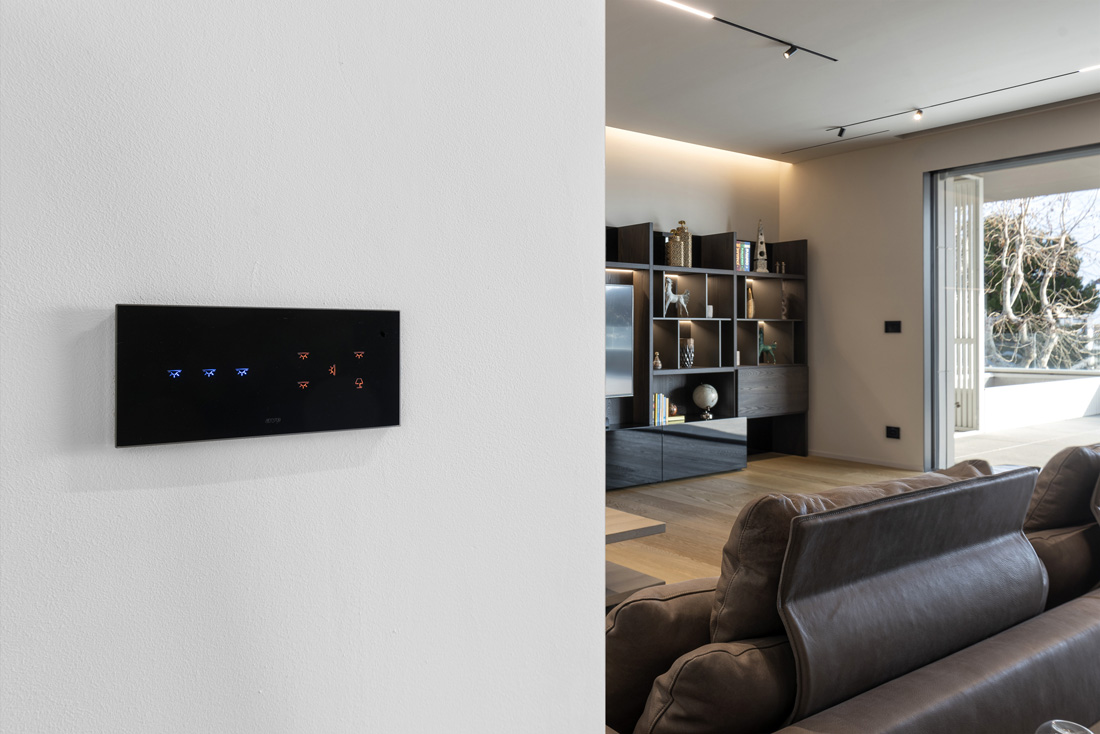 Comando touch AVE, design contemporaneo Comando touch AVE, design contemporaneo