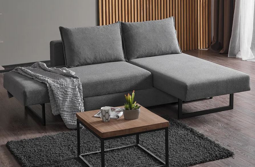 Piccolo e compatto il divano letto Curling di Perdormire con una mini chaise longue: è composto da una struttura in metallo nero e da una serie di cuscini imbottiti in poliuretano e rivestiti in tessuto grigio. Misura L 230 x P 100/167/213 x H 86 cm. Prezzo  a partire da 799 euro. https://www.perdormire.com Piccolo e compatto il divano letto Curling di Perdormire con una mini chaise longue: è composto da una struttura in metallo nero e da una serie di cuscini imbottiti in poliuretano e rivestiti in tessuto grigio. Misura L 230 x P 100/167/213 x H 86 cm. Prezzo  a partire da 799 euro. https://www.perdormire.com