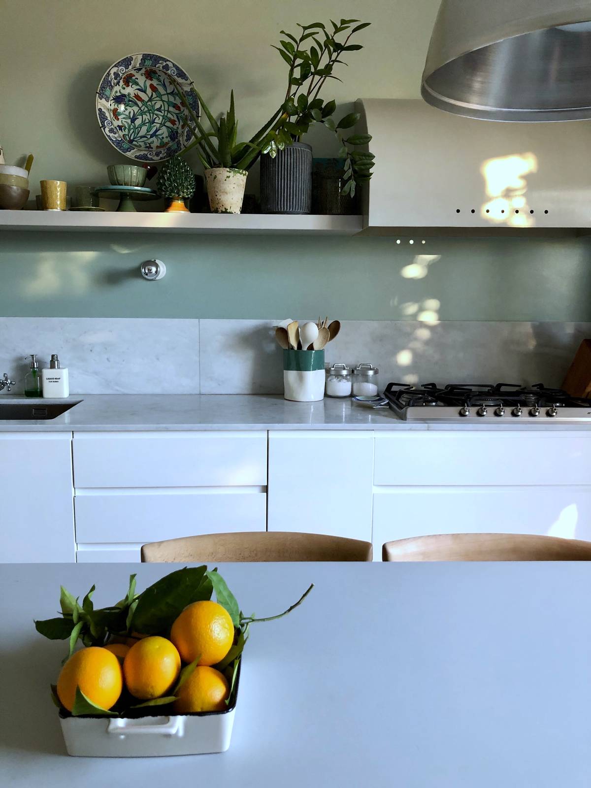 mensola al posto dei pensili cucina