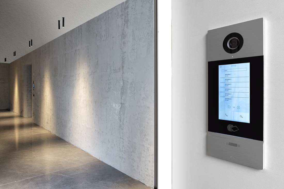 Postazione esterna Building, display touch 7 pollici Postazione esterna Building, display touch 7 pollici