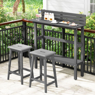 Può essere sistemato anche su un balcone stretto il tavolo da bar per esterni (Codice 318642059) di Costway che è completamente realizzato in HDPE Premium di colore grigio che lo rende impermeabile e resistente alle macchie. I piedini regolabili lo mantengono stabile su qualsiasi superficie. Misura L 122 x P 39 x H 136 cm. Prezzo 250,99 euro. https://www.costway.it Può essere sistemato anche su un balcone stretto il tavolo da bar per esterni (Codice 318642059) di Costway che è completamente realizzato in HDPE Premium di colore grigio che lo rende impermeabile e resistente alle macchie. I piedini regolabili lo mantengono stabile su qualsiasi superficie. Misura L 122 x P 39 x H 136 cm. Prezzo 250,99 euro. https://www.costway.it