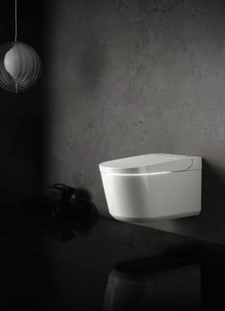 Ha anche funzione bidet il vaso sospeso senza brida e con tecnologia di risciacquo Vortex Sensia Pro di Grohe gestibile da telecomando. Funziona con due getti separati orientabili e regolabili in intensità e temperatura dell’acqua. È dotato della funziona di asciugatura integrata e illuminazione notturna. Misura L 38,7 x P 61 cm. Prezzo, Iva esclusa, 3.309 euro. www.grohe.it Ha anche funzione bidet il vaso sospeso senza brida e con tecnologia di risciacquo Vortex Sensia Pro di Grohe gestibile da telecomando. Funziona con due getti separati orientabili e regolabili in intensità e temperatura dell’acqua. È dotato della funziona di asciugatura integrata e illuminazione notturna. Misura L 38,7 x P 61 cm. Prezzo, Iva esclusa, 3.309 euro. www.grohe.it