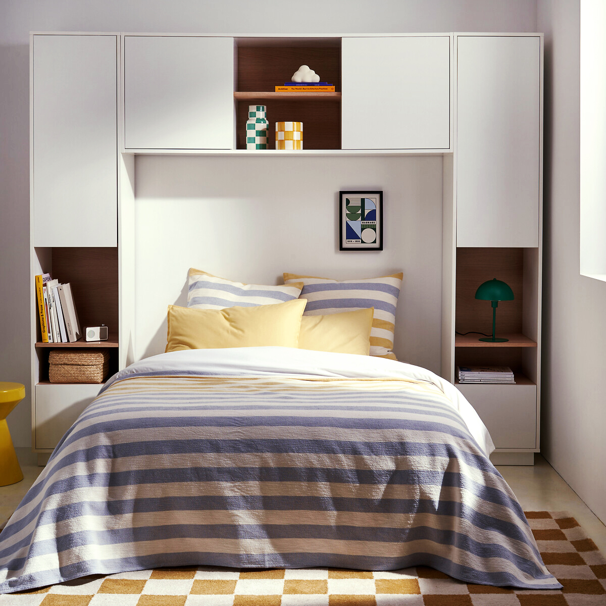 La testiera a ponte Biface di La Redoute Interieurs, grazie al design contemporaneo e alla colorazione chiara, può essere accostata a letti con stili diversi. Nella parte alta sono presenti due ante scorrevoli, lateralmente ci sono quattro ante con apertura push-pull e cerniere soft closing per una chiusura dolce. Misura L 255 x P 43 x H 216 cm. Prezzo 599 euro. https://www.laredoute.it La testiera a ponte Biface di La Redoute Interieurs, grazie al design contemporaneo e alla colorazione chiara, può essere accostata a letti con stili diversi. Nella parte alta sono presenti due ante scorrevoli, lateralmente ci sono quattro ante con apertura push-pull e cerniere soft closing per una chiusura dolce. Misura L 255 x P 43 x H 216 cm. Prezzo 599 euro. https://www.laredoute.it