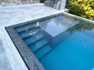 l’entrata con scalini e parte dritta l’entrata con scalini e parte dritta