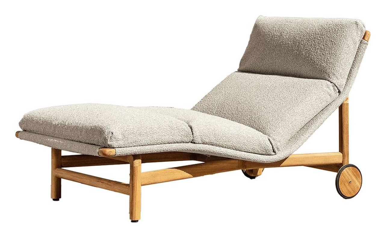 Il lettino Jun di Talenti Outdoor Living è in teak con due ruote ed è dotata di cuscini imbottiti con rivestimento bouclé. Misura L 84 x P 153 x H 82 cm; prezzo da rivenditore. www.talentisrl.com Il lettino Jun di Talenti Outdoor Living è in teak con due ruote ed è dotata di cuscini imbottiti con rivestimento bouclé. Misura L 84 x P 153 x H 82 cm; prezzo da rivenditore. www.talentisrl.com