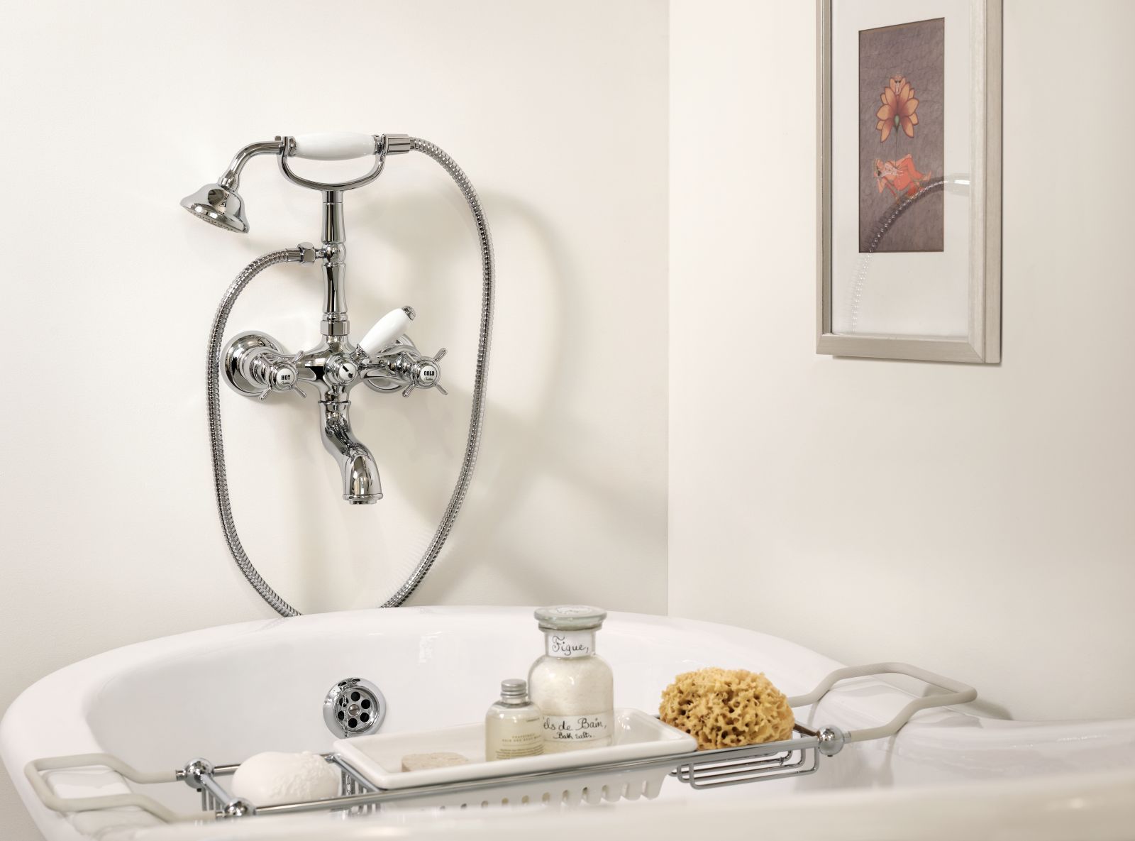 Il miscelatore bicomando vasca a parete CRILD100 della serie Londra in finitura chrome di Cristina ha miscelazione meccanica, deviatore a 2 uscite, doccetta anticalcare, flessibile in ottone a doppia aggraffatura. Prezzo, Iva esclusa, 640,40 euro. www.cristinarubinetterie.com Il miscelatore bicomando vasca a parete CRILD100 della serie Londra in finitura chrome di Cristina ha miscelazione meccanica, deviatore a 2 uscite, doccetta anticalcare, flessibile in ottone a doppia aggraffatura. Prezzo, Iva esclusa, 640,40 euro. www.cristinarubinetterie.com