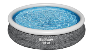 La piscina gonfiabile Fast Set di Bestway, facile da installare, è rivestita in DuraPlus a 3 strati, rinforzato contro le forature e resistente all'usura. Ha una pompa di filtraggio in dotazione e una valvola di scarico per svuotarla velocemente. Misura Ø 366 x H 76 cm e costa 119 euro. it.bestway.eu La piscina gonfiabile Fast Set di Bestway, facile da installare, è rivestita in DuraPlus a 3 strati, rinforzato contro le forature e resistente all'usura. Ha una pompa di filtraggio in dotazione e una valvola di scarico per svuotarla velocemente. Misura Ø 366 x H 76 cm e costa 119 euro. it.bestway.eu