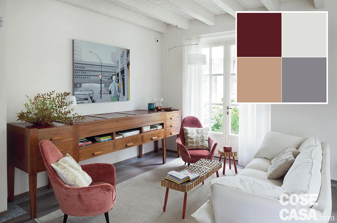 Questo salotto è in gran parte arredato attraverso pezzi recuperati che gli conferiscono un'atmosfera decisamente vintage. Tra gli altri, vi sono le due poltroncine dalla forma avvolgente, che sono state rivestite in velluto color vinaccia e che sono completate da cuscini a fondo chiaro. L'abbinamento è con il bianco, che prevale nell'ambiente con il divano, le tende, le pareti, il soffitto a travi e gli infissi, con l'unica nota diversa data dalla madia in legno, anch'essa di recupero, e dai tavolini con ripiano in bambù.
Progetto d'interni arch. Simona Prete, Crema (Cr), Tel. 0373/630408 http://www.simonaprete.it - Foto Cristina Fiorentini Questo salotto è in gran parte arredato attraverso pezzi recuperati che gli conferiscono un'atmosfera decisamente vintage. Tra gli altri, vi sono le due poltroncine dalla forma avvolgente, che sono state rivestite in velluto color vinaccia e che sono completate da cuscini a fondo chiaro. L'abbinamento è con il bianco, che prevale nell'ambiente con il divano, le tende, le pareti, il soffitto a travi e gli infissi, con l'unica nota diversa data dalla madia in legno, anch'essa di recupero, e dai tavolini con ripiano in bambù.
Progetto d'interni arch. Simona Prete, Crema (Cr), Tel. 0373/630408 http://www.simonaprete.it - Foto Cristina Fiorentini