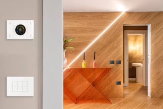 Soluzioni AVE per un impianto elettrico contemporaneo, serie civili Whitek 44 e Tekla 44 Soluzioni AVE per un impianto elettrico contemporaneo, serie civili Whitek 44 e Tekla 44