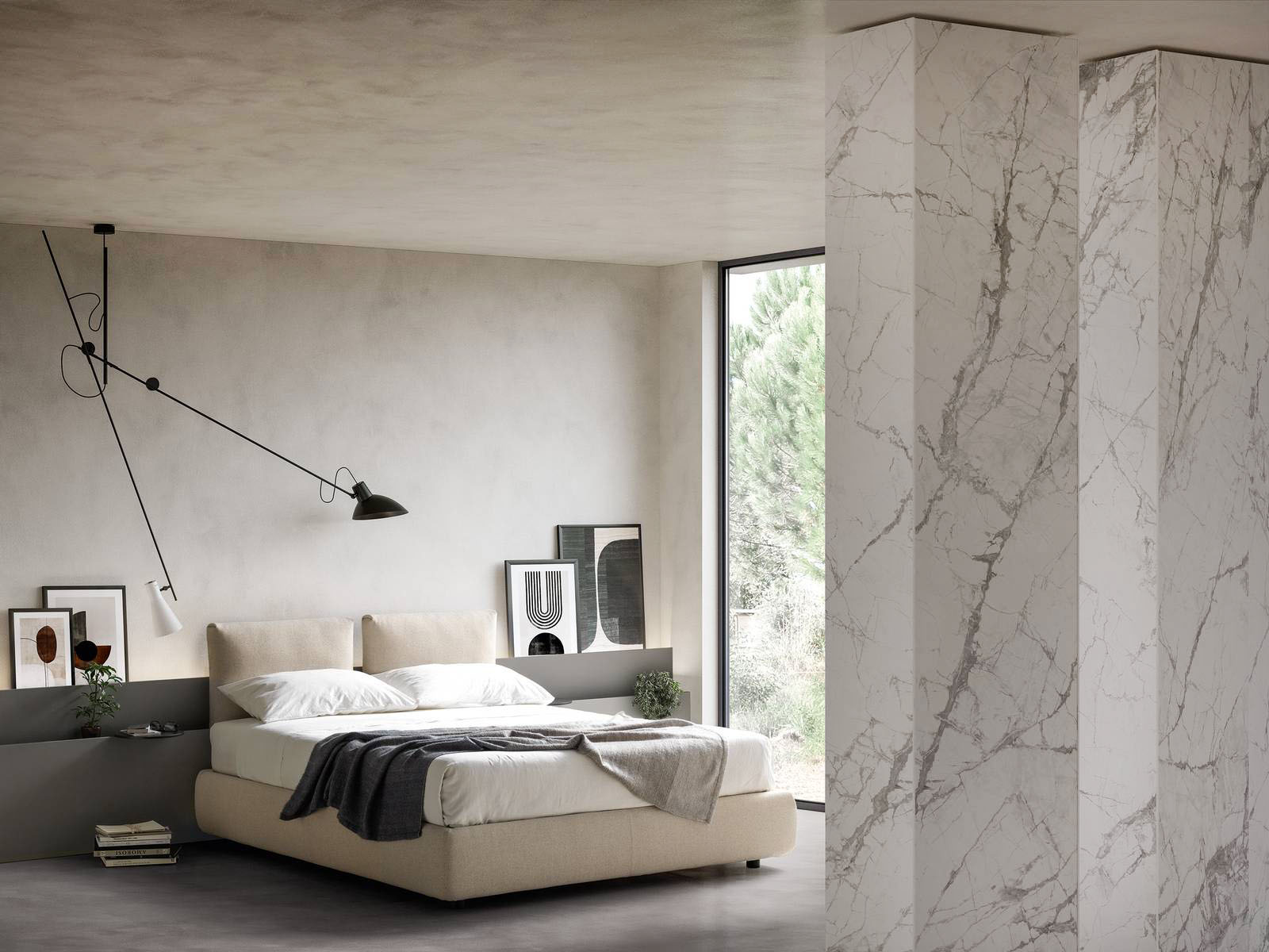 La testiera di Let'space nasconde un vano portaoggetti che si estende per tutta la sua lunghezza, illuminato da un led dimmerabile che garantisce l'atmosfera perfetta. La testiera di Let'space nasconde un vano portaoggetti che si estende per tutta la sua lunghezza, illuminato da un led dimmerabile che garantisce l'atmosfera perfetta.