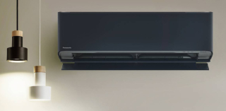 Etherea ZKE di Panasonic ha l’unità interna in bianco, grigio grafite e argento. Utilizza la tecnologia nanoe™ X mark 3, efficace contro gli inquinanti. È anche in versione multisplit, fino a 5 unità. Ha potenza da 2 kW, classe energetica fino A+++. Si gestisce con app. www.aircon.panasonic.eu/IT_it Etherea ZKE di Panasonic ha l’unità interna in bianco, grigio grafite e argento. Utilizza la tecnologia nanoe™ X mark 3, efficace contro gli inquinanti. È anche in versione multisplit, fino a 5 unità. Ha potenza da 2 kW, classe energetica fino A+++. Si gestisce con app. www.aircon.panasonic.eu/IT_it