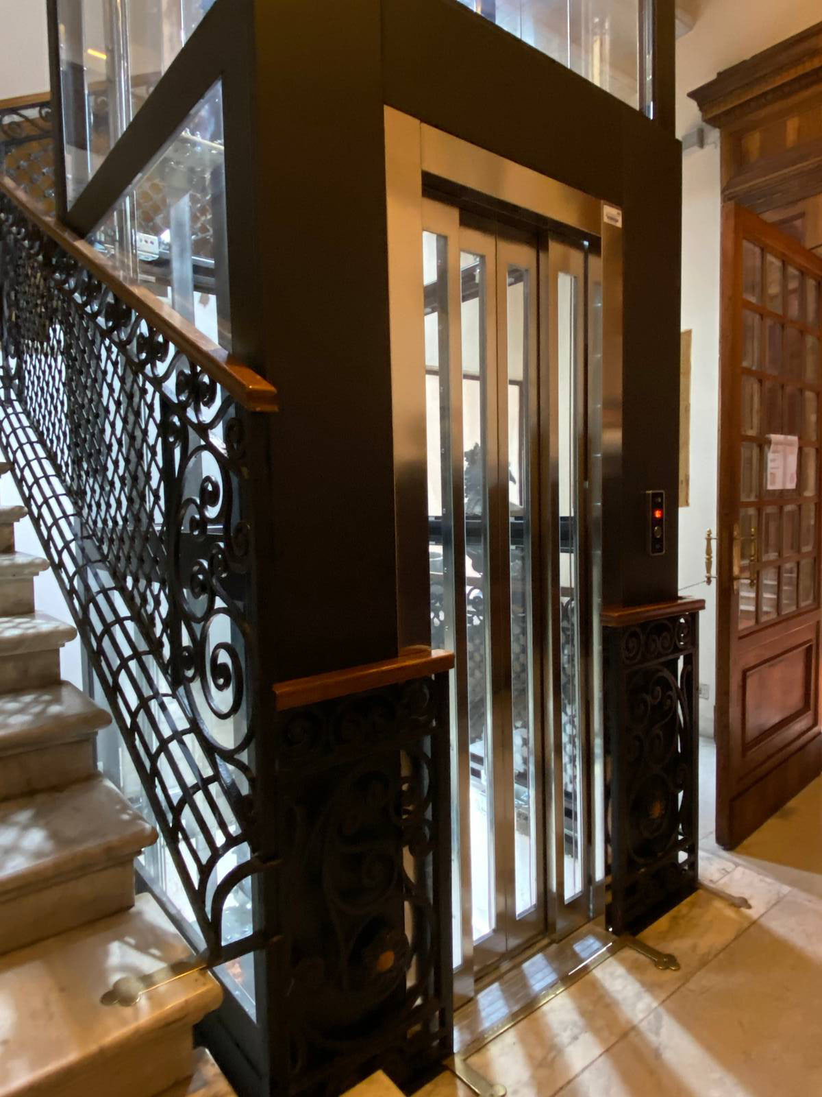 Modernizzazione degli ascensori in edifici esistenti Modernizzazione degli ascensori in edifici esistenti