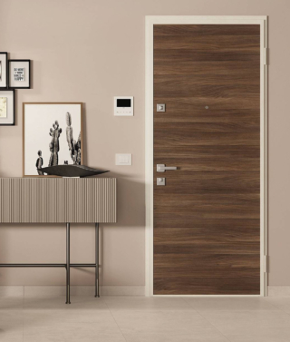 Safe 3 di Iperceramica è in classe RC3, offre isolamento termico Ud 1,3 W/m2K e riduzione rumore fino a 40 dB. L’anta ha struttura in acciaio con rinforzi, ha 5 rostri antisollevamento, serratura
a cilindro europeo con defender antitrapano. Misura L 80-90 x
H 210 cm. Costa 799,90 euro. www.iperceramica.it Safe 3 di Iperceramica è in classe RC3, offre isolamento termico Ud 1,3 W/m2K e riduzione rumore fino a 40 dB. L’anta ha struttura in acciaio con rinforzi, ha 5 rostri antisollevamento, serratura
a cilindro europeo con defender antitrapano. Misura L 80-90 x
H 210 cm. Costa 799,90 euro. www.iperceramica.it