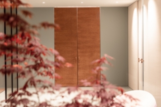 Le porte della Collezione Twist hanno rivestimento in midollino, lavorato come un tessuto. Sono realizzate in collaborazione con Bonacina. Le porte della Collezione Twist hanno rivestimento in midollino, lavorato come un tessuto. Sono realizzate in collaborazione con Bonacina.