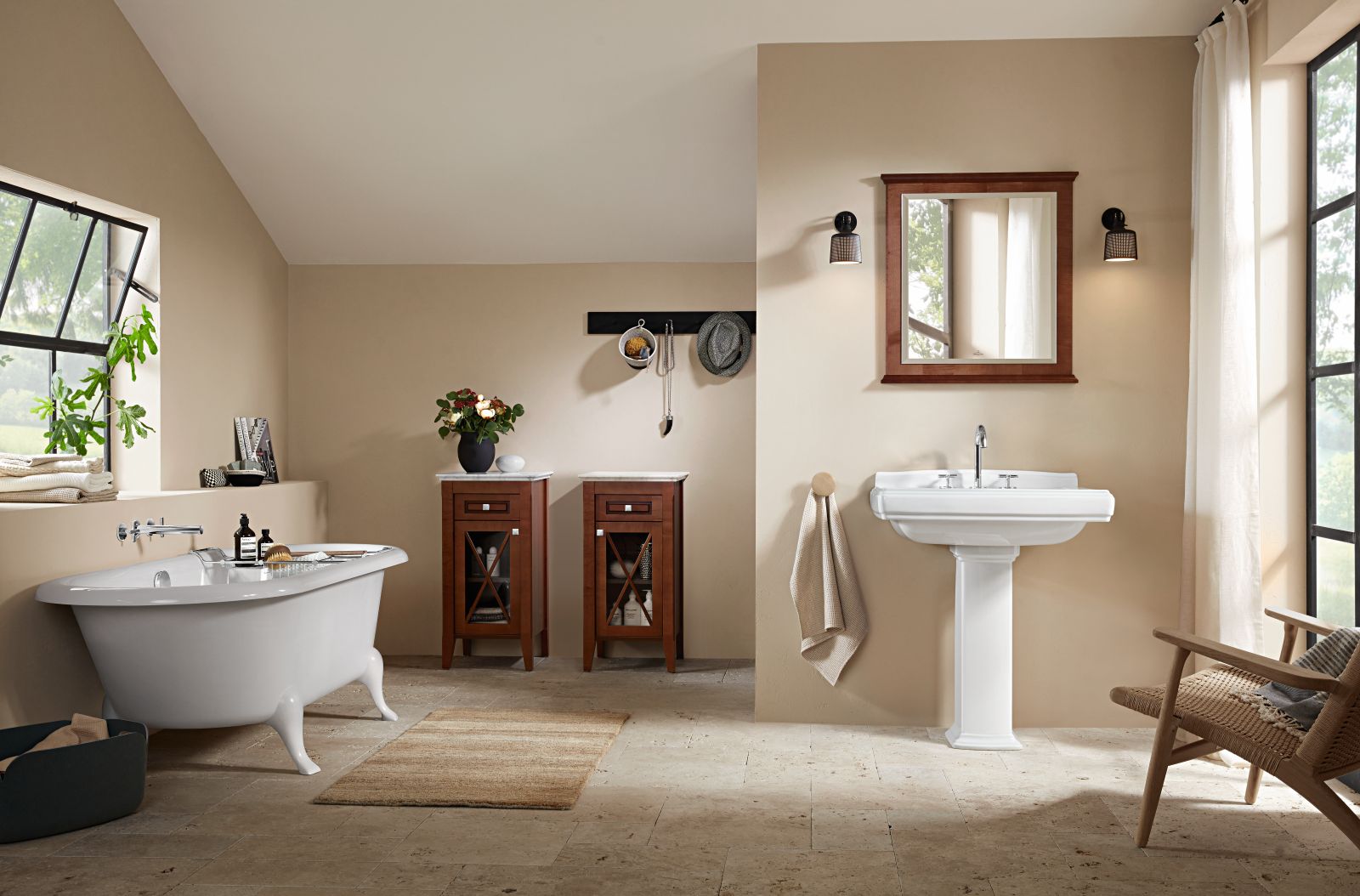 La linea Hommage di Villeroy & Boch è un omaggio all’eleganza dell’inizio del XX secolo ed è pensata per un bagno dallo stile classico e raffinato. Il lavabo di forma rettangolare Colore Bianco Alpin Ceramic Plus con troppopieno e 3 fori per rubinetteria misura L 75 x P 58 x H 20 cm. Prezzo, Iva esclusa, 951 euro. www.villeroy-boch.it La linea Hommage di Villeroy & Boch è un omaggio all’eleganza dell’inizio del XX secolo ed è pensata per un bagno dallo stile classico e raffinato. Il lavabo di forma rettangolare Colore Bianco Alpin Ceramic Plus con troppopieno e 3 fori per rubinetteria misura L 75 x P 58 x H 20 cm. Prezzo, Iva esclusa, 951 euro. www.villeroy-boch.it
