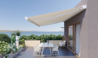 La tenda da sole HAWAII di MV Line - silenziosa e fluida nel suo funzionamento - si integra armoniosamente nei più diversi ambiti ed è installabile sia a parete che a soffitto (tramite controstaffe). Può aggiungendo una dimensione di ben 10x4 metri (con due coppie di bracci); quando non viene utilizzata, si racchiude nel suo compatto cassonetto (35x20 cm), che protegge il telo migliorandone la durata nel tempo. La canalizzazione dell’acqua nel tappo terminale e i pattini di allineamento garantiscono una funzionalità impeccabile anche in condizioni di meteo avverse, mantenendo l’estetica inalterata. Disponibiligli stripe LED su carter inferiore, bracci e sul terminale. www.mvline.it La tenda da sole HAWAII di MV Line - silenziosa e fluida nel suo funzionamento - si integra armoniosamente nei più diversi ambiti ed è installabile sia a parete che a soffitto (tramite controstaffe). Può aggiungendo una dimensione di ben 10x4 metri (con due coppie di bracci); quando non viene utilizzata, si racchiude nel suo compatto cassonetto (35x20 cm), che protegge il telo migliorandone la durata nel tempo. La canalizzazione dell’acqua nel tappo terminale e i pattini di allineamento garantiscono una funzionalità impeccabile anche in condizioni di meteo avverse, mantenendo l’estetica inalterata. Disponibiligli stripe LED su carter inferiore, bracci e sul terminale. www.mvline.it