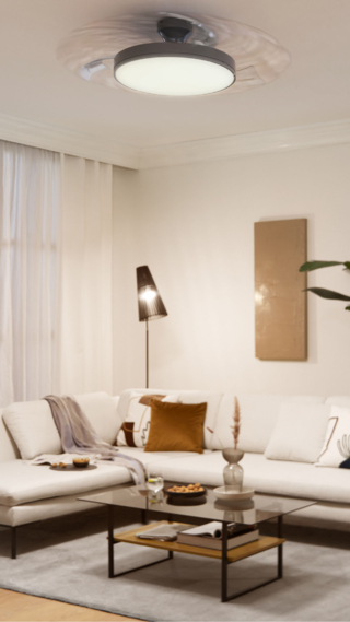 Caratterizzato da linee minimaliste e pale trasparenti retrattili Atlas di Philips grazie alle sue dimensioni ridotte è perfetto per chi cerca una soluzione per stanze medio piccole. Ha modalità estate/inverno, EyeComfort per ridurre l’abbagliamento, SceneSwitch che permette di variare la temperatura colore passando da una luce calda a una più neutra, e Memory che memorizza l’ultima impostazione di temperatura di colore selezionata prima dello spegnimento dell’apparecchio. Misura 48,5x41,8 cm. Prezzo 219,90 euro. www.lighting.philips.it/consumer Caratterizzato da linee minimaliste e pale trasparenti retrattili Atlas di Philips grazie alle sue dimensioni ridotte è perfetto per chi cerca una soluzione per stanze medio piccole. Ha modalità estate/inverno, EyeComfort per ridurre l’abbagliamento, SceneSwitch che permette di variare la temperatura colore passando da una luce calda a una più neutra, e Memory che memorizza l’ultima impostazione di temperatura di colore selezionata prima dello spegnimento dell’apparecchio. Misura 48,5x41,8 cm. Prezzo 219,90 euro. www.lighting.philips.it/consumer