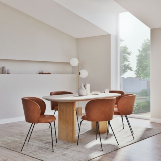 La sedia kate di Maison du Monde unisce design moderno e una raffinata tonalità color cammello che la rende adatta ad ogni tipo di ambiente. Lo schienale avvolgente offre una seduta particolarmente comoda, insieme alla sua imbottitura generosa, mentre le gambe sottili in acciaio nero le conferiscono un tocco contemporaneo. Prezzo 99,99 euro. www.maisondumonde.com La sedia kate di Maison du Monde unisce design moderno e una raffinata tonalità color cammello che la rende adatta ad ogni tipo di ambiente. Lo schienale avvolgente offre una seduta particolarmente comoda, insieme alla sua imbottitura generosa, mentre le gambe sottili in acciaio nero le conferiscono un tocco contemporaneo. Prezzo 99,99 euro. www.maisondumonde.com