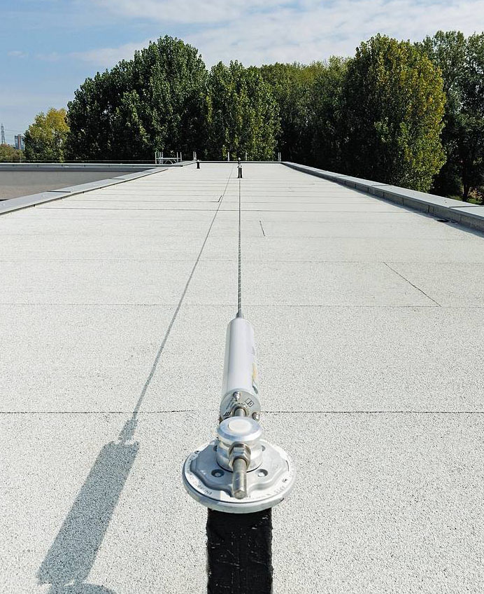 Bituver Monoplus di Isover, compound elastomerico, è un impermeabilizzante che combina performance tecniche alla resa estetica. www.isover.it Bituver Monoplus di Isover, compound elastomerico, è un impermeabilizzante che combina performance tecniche alla resa estetica. www.isover.it