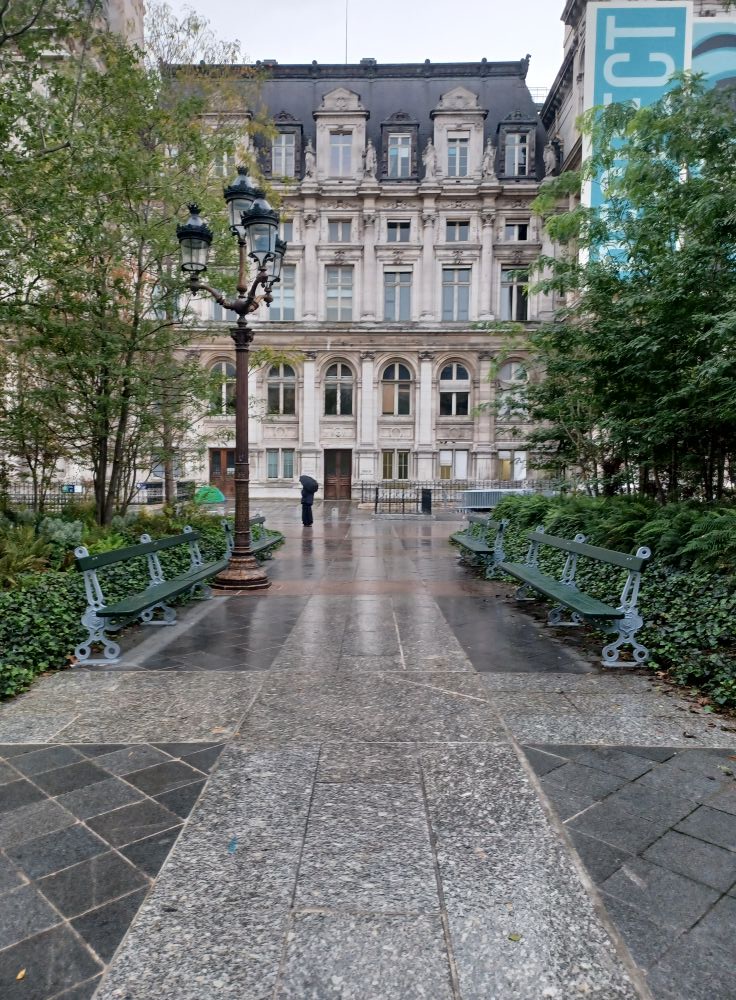 Giardino con casa Giardino con casa