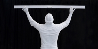 Jan Fabre, The Man Who Measures His Own Planet, 2024, Carrara marble (Statuario), 245x115x50 cm. Ph. Pierluigi Di Pietro Jan Fabre, The Man Who Measures His Own Planet, 2024, Carrara marble (Statuario), 245x115x50 cm. Ph. Pierluigi Di Pietro