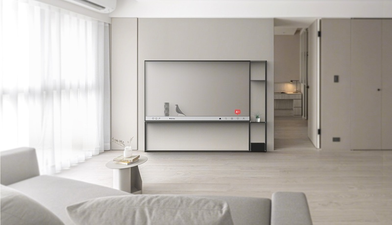 LG Signature OLED T di LG è il primo televisore trasparente wireless al mondo. Essendo dotato di tecnologia OLED, ovvero il diodo organico a emissioni di luce, offre immagini di qualità altissima, con colori ricchi e vibranti e neri profondi e puri. Ha schermo da 77 pollici e il monitor trasparente scompare alla vista quando non è attivo, permettendone il posizionamento in qualsiasi ambiente con discrezione. L’unico filo è quello di alimentazione ed è accompagnato da Zero Connect Box, la centralina a cui vanno collegato tutte le periferiche e che comunica wireless con il televisore. http://www.lg.com