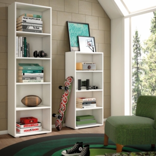 Moderna è la libreria a tre ripiani di Leroy Merlin, con portata di 10 kg per ripiano. È uno scaffale in melaminico bianco solido e resistente. Grazie ai ripiani regolabili, si può montarli all'altezza preferita per mettere oggetti di diverse dimensioni. Misure L60 x P30 x H130 cm. Prezzo 80,50 euro. www.leroymerlin.it Moderna è la libreria a tre ripiani di Leroy Merlin, con portata di 10 kg per ripiano. È uno scaffale in melaminico bianco solido e resistente. Grazie ai ripiani regolabili, si può montarli all'altezza preferita per mettere oggetti di diverse dimensioni. Misure L60 x P30 x H130 cm. Prezzo 80,50 euro. www.leroymerlin.it