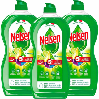 Il detersivo per piatti ha un elevato potere sgrassante, quindi è in grado di dissolvere le macchie, anche quelle più ostinate, da solo o in combinazione con altri ingredienti. Prezzo: 12,62 euro per 3 flaconi su amazon.it
