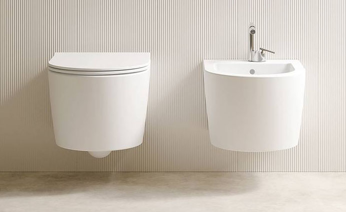 Vaso più piccolo disponibile sul mercato, Forty3 di Ceramica Globo sospeso è senza brida. Misura L 36 x P 43 cm, come il bidet; entrambi costano 445 euro + Iva cad. www.ceramicaglobo.com Vaso più piccolo disponibile sul mercato, Forty3 di Ceramica Globo sospeso è senza brida. Misura L 36 x P 43 cm, come il bidet; entrambi costano 445 euro + Iva cad. www.ceramicaglobo.com