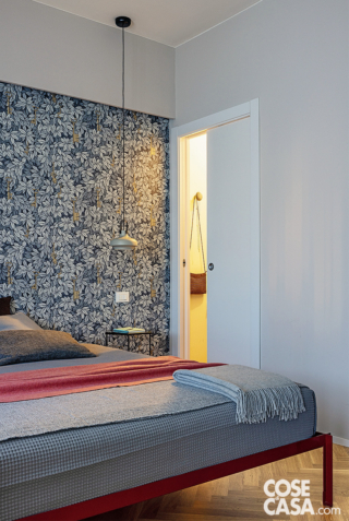 camera con porta scorrevole della cabina armadio