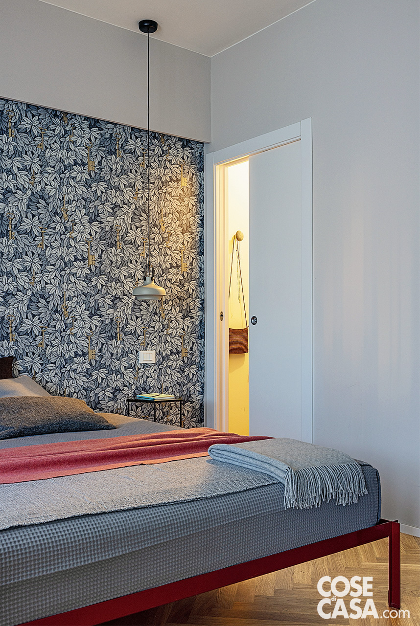 camera con porta scorrevole della cabina armadio