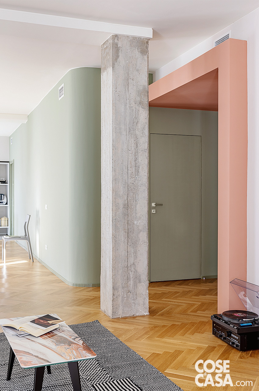 ingresso con colonna