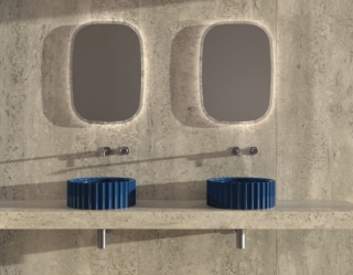 Il lavabo 700 CUT va a completare la collezione di lavabi in ceramica 700 di Giulio Cappellini per Flaminia. Si tratta di un modello da appoggio che è una sezione del lavabo da terra 700 column. La serie, dalle forme classiche e tondeggianti, si rifà alle acquasantiere delle chiese barocche del Settecento. È proposto in una serie di ricercati colori sia opachi sia lucidi che ne enfatizzano la tridimensionalità. www.ceramicaflaminia.it – Cersaie 2025, Pad. 30, Stand B28-C27 Il lavabo 700 CUT va a completare la collezione di lavabi in ceramica 700 di Giulio Cappellini per Flaminia. Si tratta di un modello da appoggio che è una sezione del lavabo da terra 700 column. La serie, dalle forme classiche e tondeggianti, si rifà alle acquasantiere delle chiese barocche del Settecento. È proposto in una serie di ricercati colori sia opachi sia lucidi che ne enfatizzano la tridimensionalità. www.ceramicaflaminia.it – Cersaie 2025, Pad. 30, Stand B28-C27