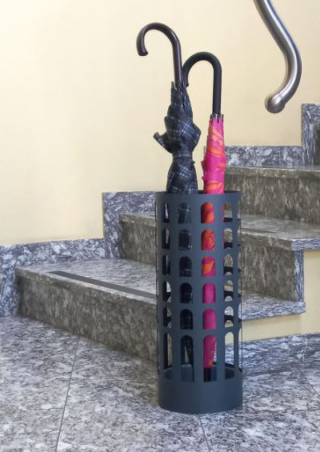 Il portaombrelli tondo Ottawa (Ref. 97041659) in vendita da Leroy Merlin può essere collocato davanti alla porta o ai piedi della scala. È prodotto in metallo di colore antracite con uno stile moderno; è dotato di una vaschetta estraibile in plastica raccogligocce. Misura Ø 19,5 x H 49 cm. Prezzo 29,99 euro. https://www.leroymerlin.it Il portaombrelli tondo Ottawa (Ref. 97041659) in vendita da Leroy Merlin può essere collocato davanti alla porta o ai piedi della scala. È prodotto in metallo di colore antracite con uno stile moderno; è dotato di una vaschetta estraibile in plastica raccogligocce. Misura Ø 19,5 x H 49 cm. Prezzo 29,99 euro. https://www.leroymerlin.it