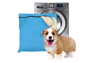 Questa borsa per biancheria di animali domestici mantiene i peli degli animali domestici al suo interno, quindi non c'è bisogno di preoccuparsi che ostruisca la lavatrice e si trasferisca al prossimo lavaggio dei vestiti. È facile da usare: basta mettere l'oggetto sporco nella borsa con detergente, chiudere la cerniera e lavarlo. Alla fine del lavaggio si può scuotere la borsa per liberarla dai peli. Prezzo 12,40 euro. www.amazon.it Questa borsa per biancheria di animali domestici mantiene i peli degli animali domestici al suo interno, quindi non c'è bisogno di preoccuparsi che ostruisca la lavatrice e si trasferisca al prossimo lavaggio dei vestiti. È facile da usare: basta mettere l'oggetto sporco nella borsa con detergente, chiudere la cerniera e lavarlo. Alla fine del lavaggio si può scuotere la borsa per liberarla dai peli. Prezzo 12,40 euro. www.amazon.it