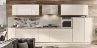 Cucine con terminali stondati: un segno morbido che ridisegna lo spazio