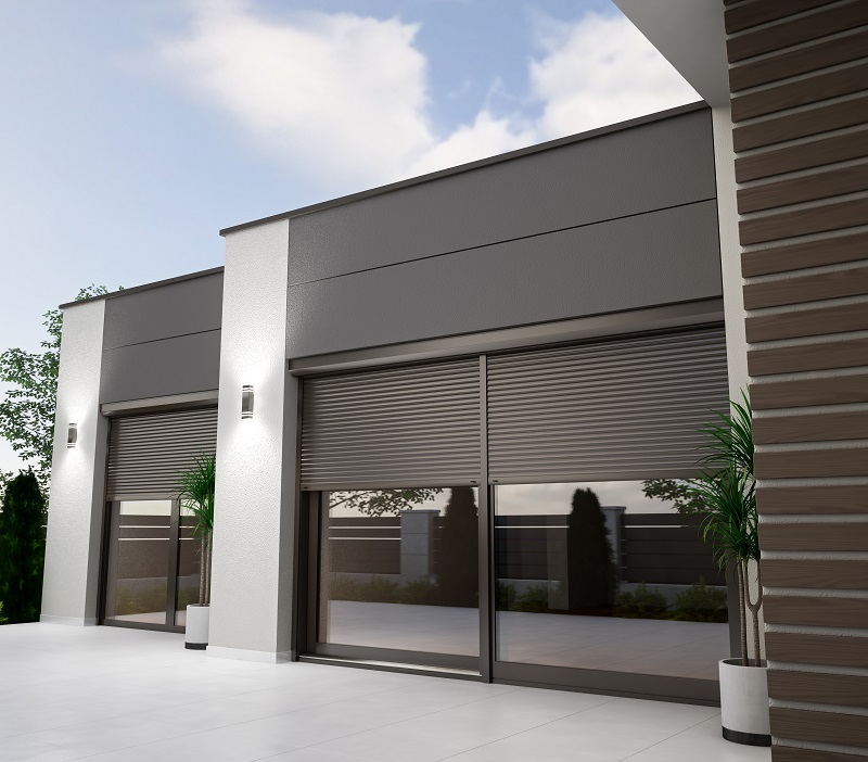 Le tapparelle di Drutex sono realizzate con lamelle in alluminio coibentate con schiuma poliuretanica, dalla funzione isolante sia per il freddo che i rumori. Vengono avvolte nel cassonetto posizionato sulla parete o nell'architrave della finestra. Il movimento è manuale o automatico a motore. Per aggiungere comfort è possibile montare una zanzariera integrata nella tapparella. Ampia la gamma dei colori o dell'effetto legno. www.drutex.it