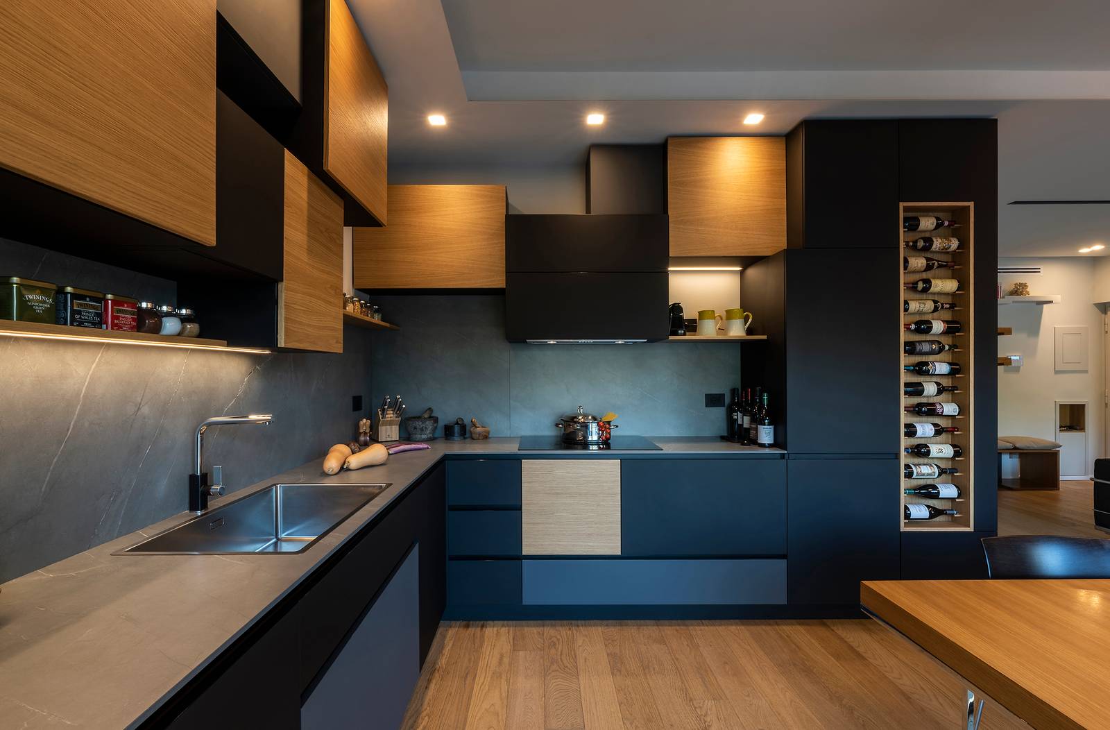 Kitchen Design Contest AEG-3° posto: progetto "No Modular kitchen"