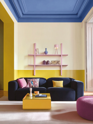 Radical Optimism è una palette audace in cui prevalgono colori vivaci e decisi come rossi brillanti, gialli speziati, rosa rétro e azzurri cristallini, che si accostano al bianco per ottenere contrasti grafici e creare così ambienti dinamici e creativi, che trasmettono energia.