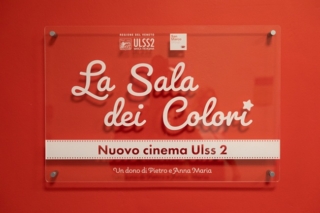 La Sala dei Colori presso l’ospedale Ca’ Foncello di Treviso è stata donata da Pietro Geremia, Presidente e Amministratore Delegato di San Marco Group, e della moglie Anna Maria Chiariello La Sala dei Colori presso l’ospedale Ca’ Foncello di Treviso è stata donata da Pietro Geremia, Presidente e Amministratore Delegato di San Marco Group, e della moglie Anna Maria Chiariello