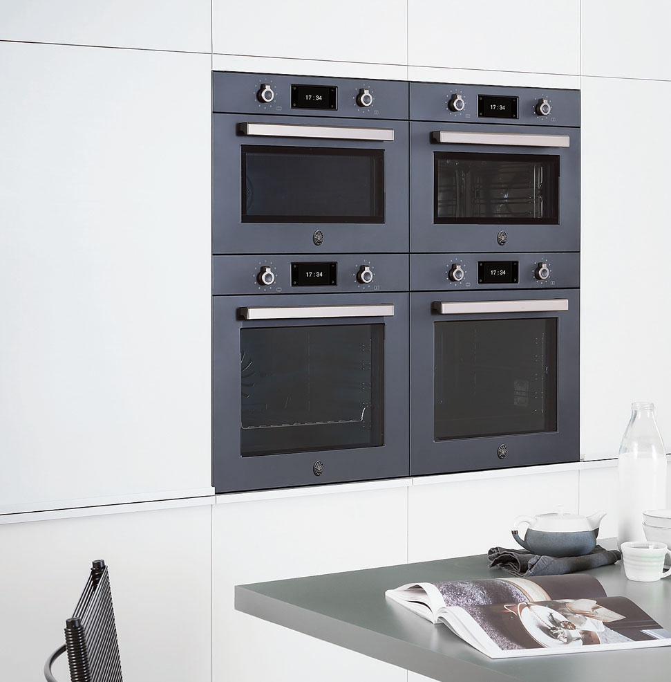 Ha 11 funzioni il forno F6011PROVPTN/23 Serie
Professional di Bertazzoni
con Total Steam e rivestimento
pirolitico autopulente. Con
un volume di 76 litri, in classe A++,
ha 5 livelli di cottura e porta quadrupla.
È dotato di sistema autopulente
hydro cleaning (funzione vapore)
e pyrolitic cleaning (funzione eco).
Misura L 59,5 x P 58,5 x H 59,7 cm e costa 3.349 euro. it.bertazzoni.com Ha 11 funzioni il forno F6011PROVPTN/23 Serie
Professional di Bertazzoni
con Total Steam e rivestimento
pirolitico autopulente. Con
un volume di 76 litri, in classe A++,
ha 5 livelli di cottura e porta quadrupla.
È dotato di sistema autopulente
hydro cleaning (funzione vapore)
e pyrolitic cleaning (funzione eco).
Misura L 59,5 x P 58,5 x H 59,7 cm e costa 3.349 euro. it.bertazzoni.com