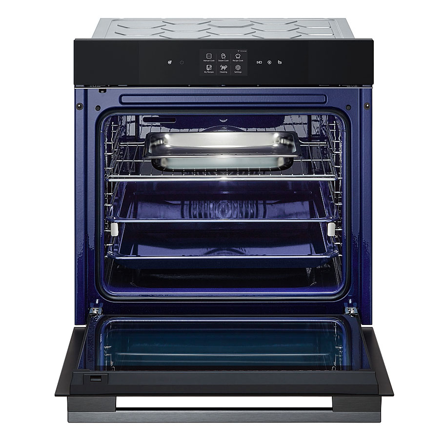 Il forno WSED7667M di LG cuoce
con cottura a vapore 100%, Air Fry e Air SousVide. Ha wi-fi con controllo
remoto e download ricette e sportello InstaView che, bussando due volte
sulla porta, illumina le pietanze.
È dotato di sistema di pulizia rapido
Easy Clean. In classe di efficienza energetica A++, ha volume
della cavità di 76 l. Misura L 59,2 x
P 56,9 x H 59,4 cm e costa 1.399 euro. www.lg.com Il forno WSED7667M di LG cuoce
con cottura a vapore 100%, Air Fry e Air SousVide. Ha wi-fi con controllo
remoto e download ricette e sportello InstaView che, bussando due volte
sulla porta, illumina le pietanze.
È dotato di sistema di pulizia rapido
Easy Clean. In classe di efficienza energetica A++, ha volume
della cavità di 76 l. Misura L 59,2 x
P 56,9 x H 59,4 cm e costa 1.399 euro. www.lg.com