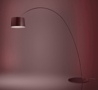 Una nuova e intensa colorazione Burgundy per la lampada da terra Twiggy Elle di Foscarini che è disponibile anche nella versione wood con il diffusore in legno, dallo spessore incredibilmente sottile, nella nuova essenza Rosewood. La base e lo stelo flessibile ad arco sono realizzati in materiale composito su base di fibra di vetro laccato. Misura L 255 x H 214 cm. Prezzo 1.804 euro + IVA. https://www.foscarini.com Una nuova e intensa colorazione Burgundy per la lampada da terra Twiggy Elle di Foscarini che è disponibile anche nella versione wood con il diffusore in legno, dallo spessore incredibilmente sottile, nella nuova essenza Rosewood. La base e lo stelo flessibile ad arco sono realizzati in materiale composito su base di fibra di vetro laccato. Misura L 255 x H 214 cm. Prezzo 1.804 euro + IVA. https://www.foscarini.com