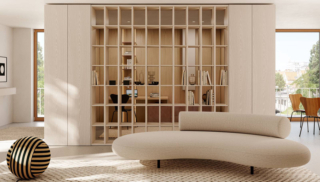 Fa parte del sistema Freedhome di Caccaro la libreria passante bifacciale nella finitura laccato opaco cenere: si trasforma in un “filtro” che separa e, nello stesso tempo, mette in comunicazione lo studio e il living, permettendo alla luce di passare. Misura L 252,5 x P 42,7 x H 263,6 cm. Prezzo su richiesta. https://www.caccaro.com Fa parte del sistema Freedhome di Caccaro la libreria passante bifacciale nella finitura laccato opaco cenere: si trasforma in un “filtro” che separa e, nello stesso tempo, mette in comunicazione lo studio e il living, permettendo alla luce di passare. Misura L 252,5 x P 42,7 x H 263,6 cm. Prezzo su richiesta. https://www.caccaro.com