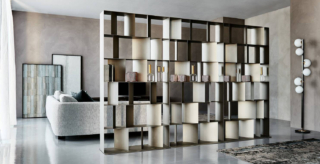 La grande libreria bifacciale modulare Nautilus di Cattelan Italia dà vita ad una quinta nella zona giorno, in grado di “crescere” nel tempo. È composta da elementi, affiancabili o sovrapponibili, realizzati in acciaio goffrato, disponibili in quattro varianti di colore. Un modulo misura L 100 x P 26 x H 100 cm. Prezzo a partire da 1.153 euro. https://cattelan.it La grande libreria bifacciale modulare Nautilus di Cattelan Italia dà vita ad una quinta nella zona giorno, in grado di “crescere” nel tempo. È composta da elementi, affiancabili o sovrapponibili, realizzati in acciaio goffrato, disponibili in quattro varianti di colore. Un modulo misura L 100 x P 26 x H 100 cm. Prezzo a partire da 1.153 euro. https://cattelan.it